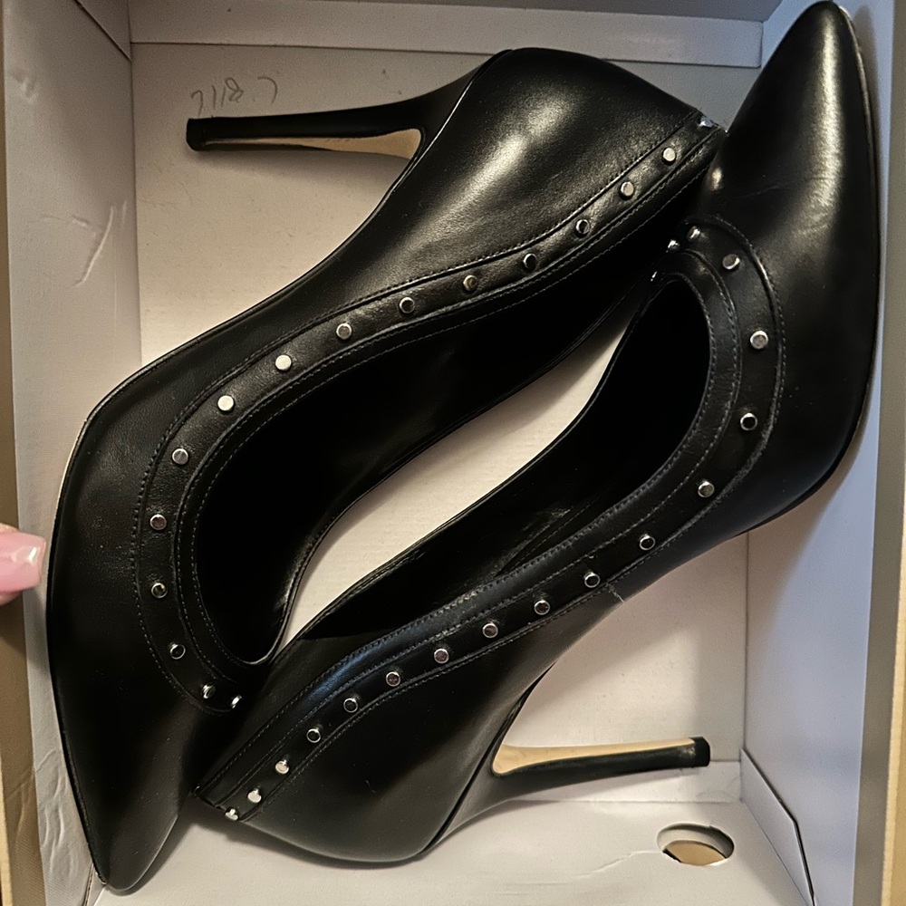 Blaze Pump Leather Heels - Black